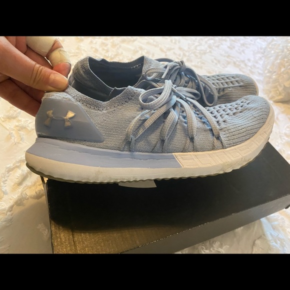 Under Armour running shoes - Picture 7 of 12